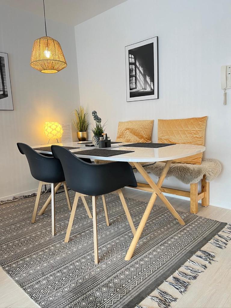 Living At Saarpartments -Adultsonly- 2 Bedrooms, Kitchen- Business & Holiday Apartments For Long- And Short Term Stay, 3 Min To Train-Station, Secure E-Bike Parking! Saarbrücken Dış mekan fotoğraf
