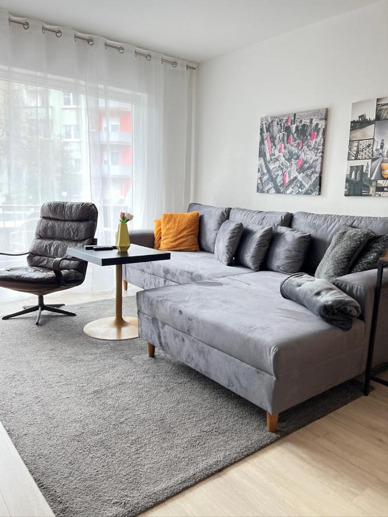 Living At Saarpartments -Adultsonly- 2 Bedrooms, Kitchen- Business & Holiday Apartments For Long- And Short Term Stay, 3 Min To Train-Station, Secure E-Bike Parking! Saarbrücken Dış mekan fotoğraf
