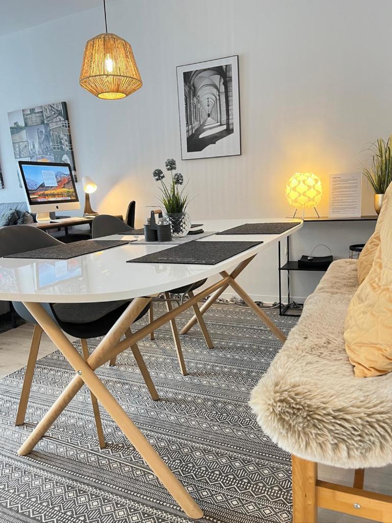 Living At Saarpartments -Adultsonly- 2 Bedrooms, Kitchen- Business & Holiday Apartments For Long- And Short Term Stay, 3 Min To Train-Station, Secure E-Bike Parking! Saarbrücken Dış mekan fotoğraf