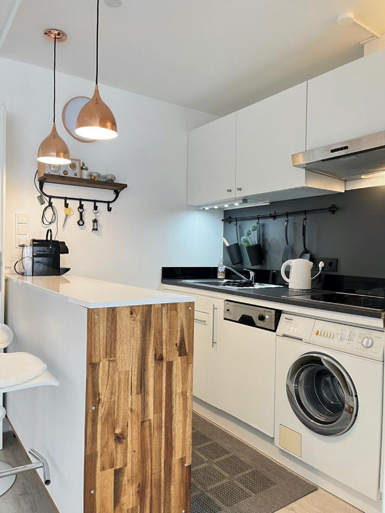 Living At Saarpartments -Adultsonly- 2 Bedrooms, Kitchen- Business & Holiday Apartments For Long- And Short Term Stay, 3 Min To Train-Station, Secure E-Bike Parking! Saarbrücken Dış mekan fotoğraf